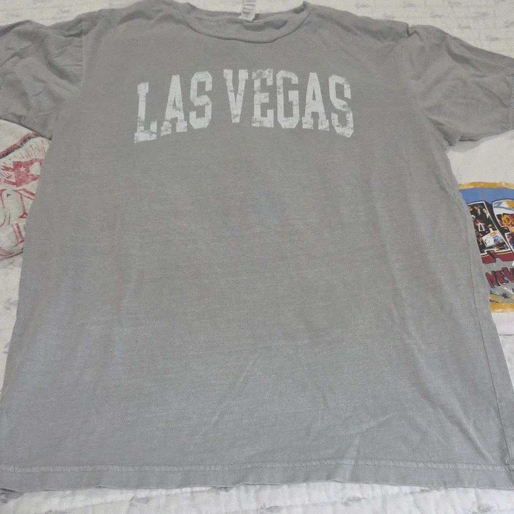 3 Awesome Las Vegas Nevada Tees In Great Condition! 2 NWT, 2 L, 1 Medium🎰🎲 - Picture 3 of 10